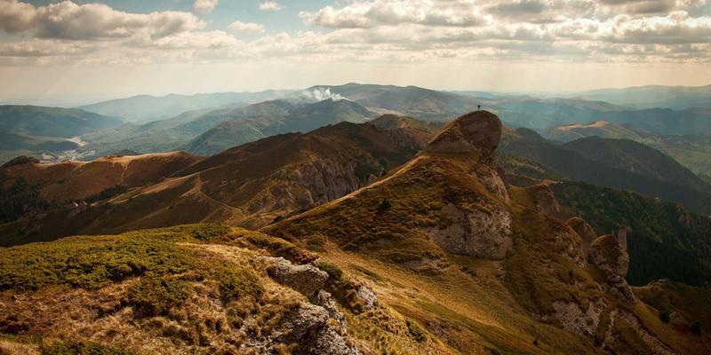 汽车保值率揭秘：哪些品牌和车型三年后还能卖高价？购车指南与保养秘诀