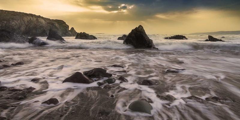 购车指南：从ABS到AEB，哪些主动安全技术真正值得投资？解析汽车价格与配置的平衡之道